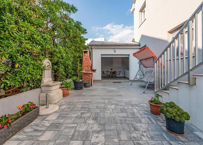 2 Bedroom Cozy Apartment In Povljana פובליאנה